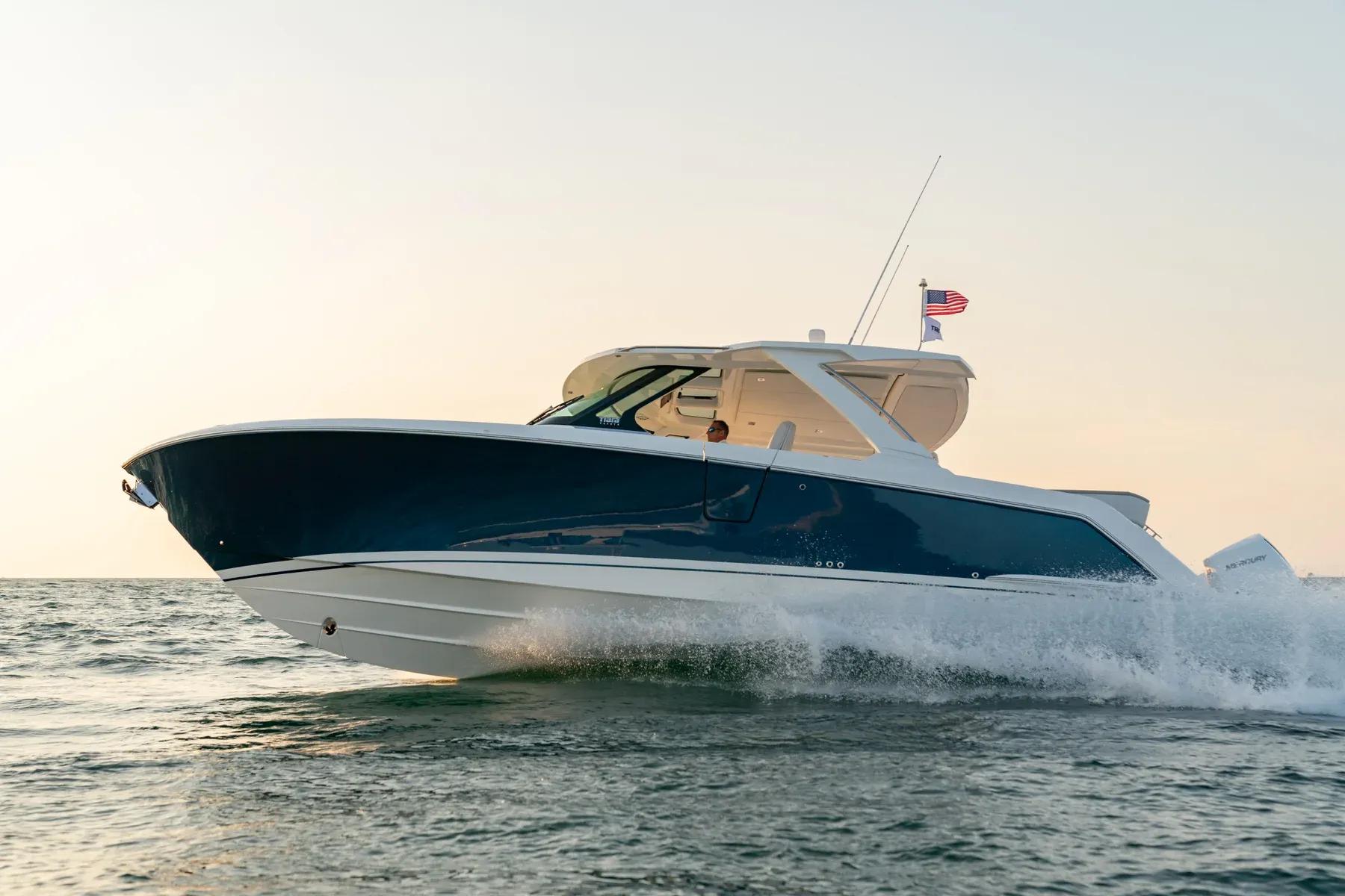 2022 Tiara Yachts 38 LS