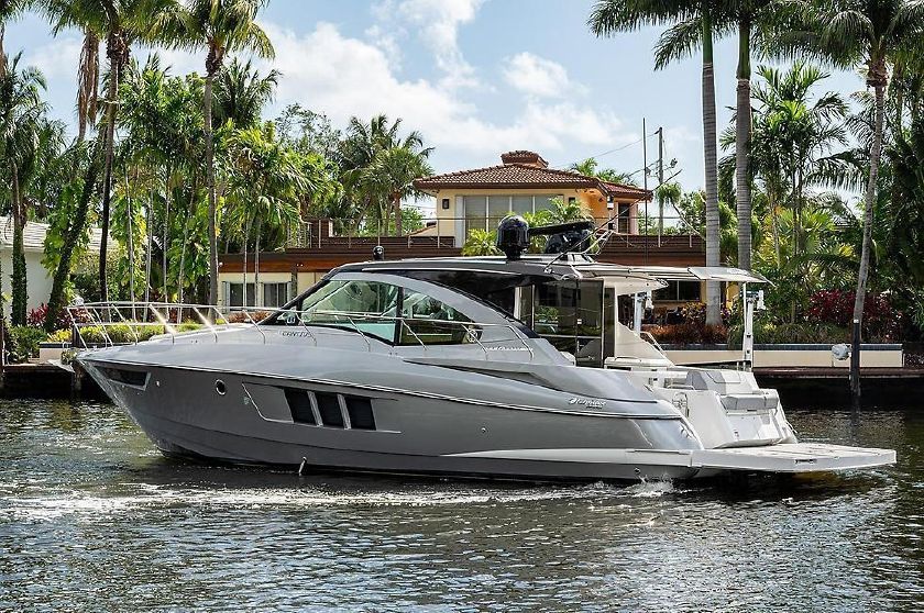 2014 Cruisers Yachts 45 Cantius
