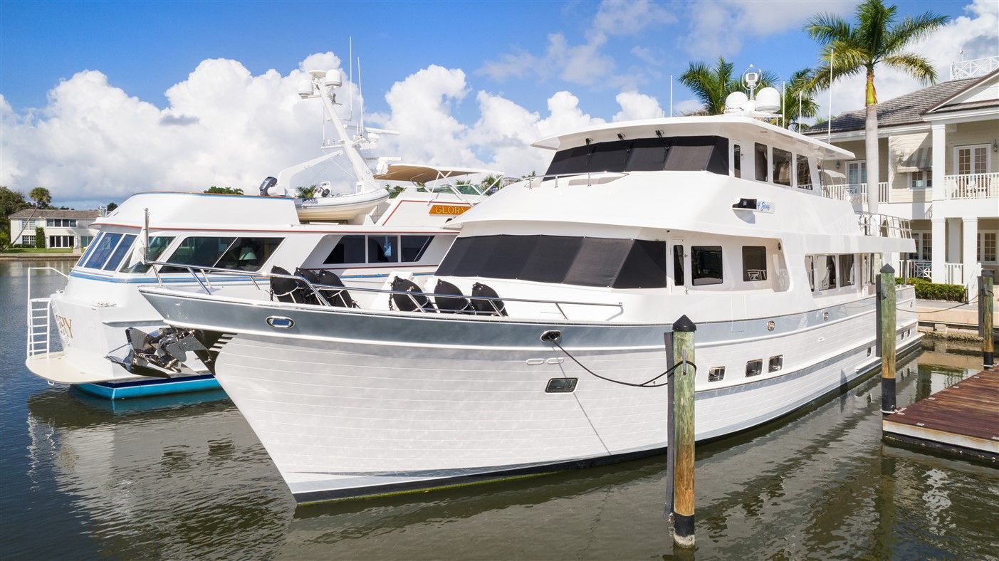 2018 Outer Reef Yachts 860 DBMY- Sky Lounge