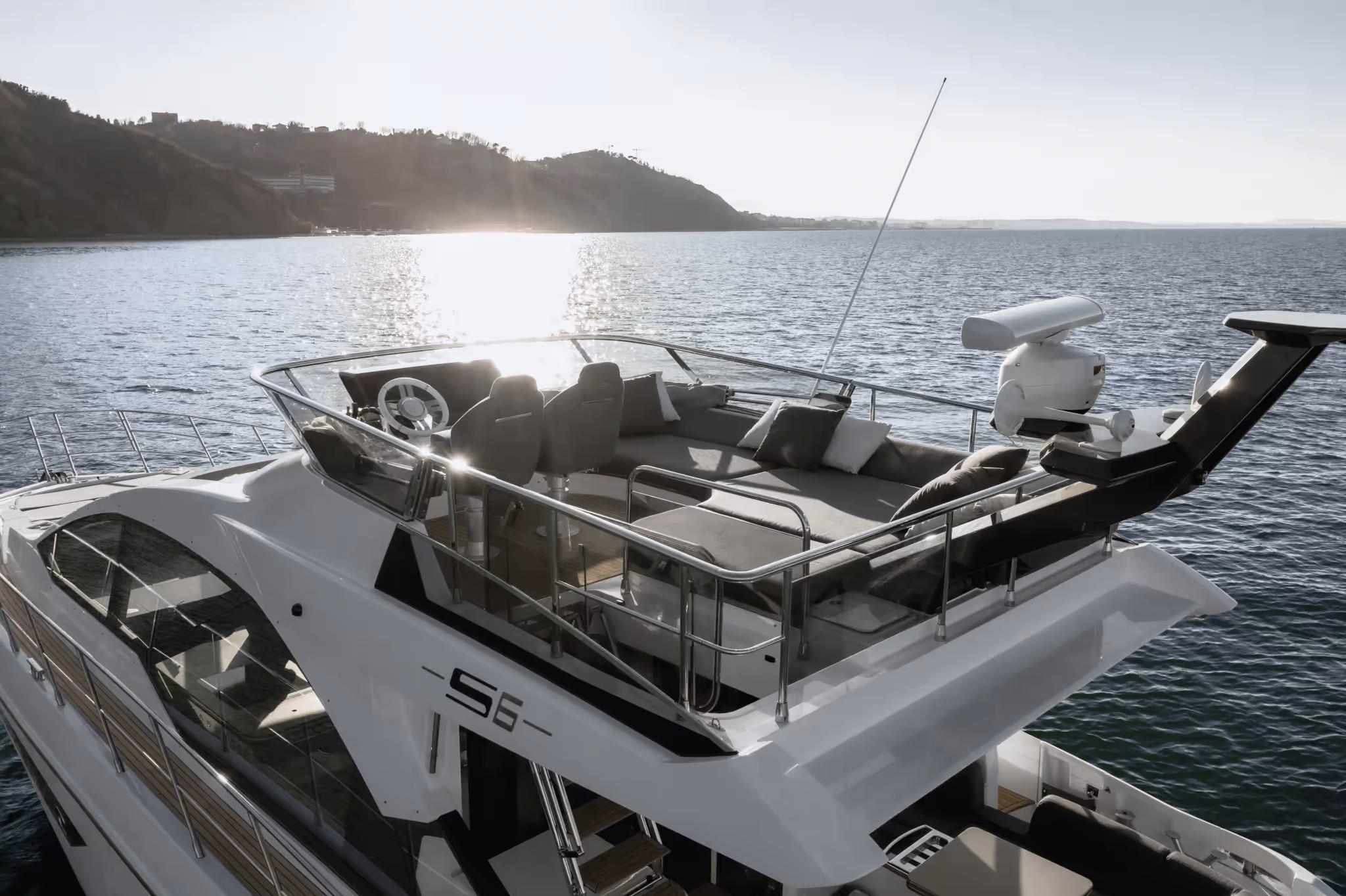 2019 Azimut Yachts S6
