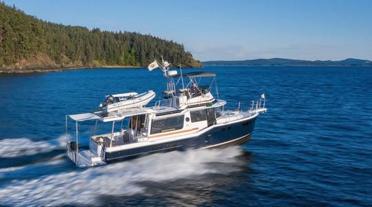 2022 Ranger Tugs R-43 Command Bridge