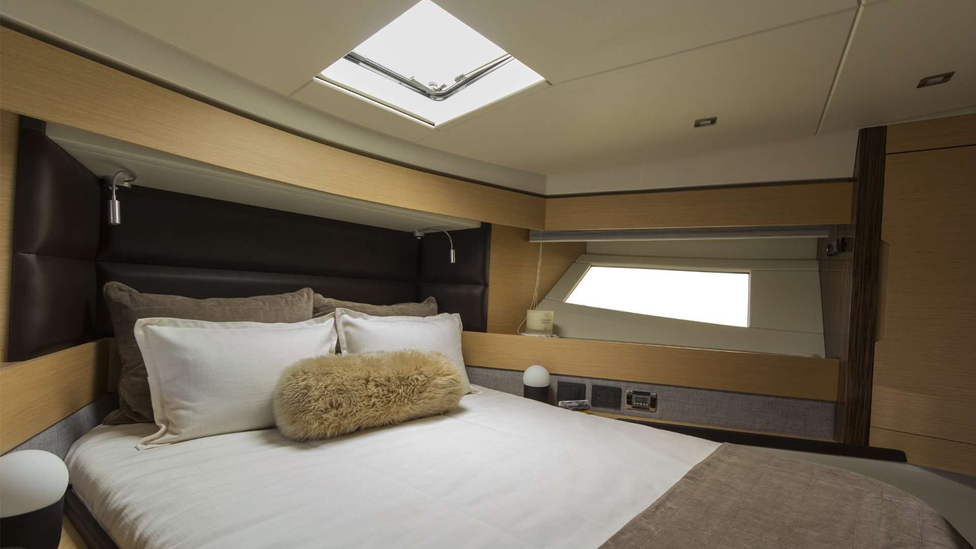 2006 Birchwood 430 Flybridge