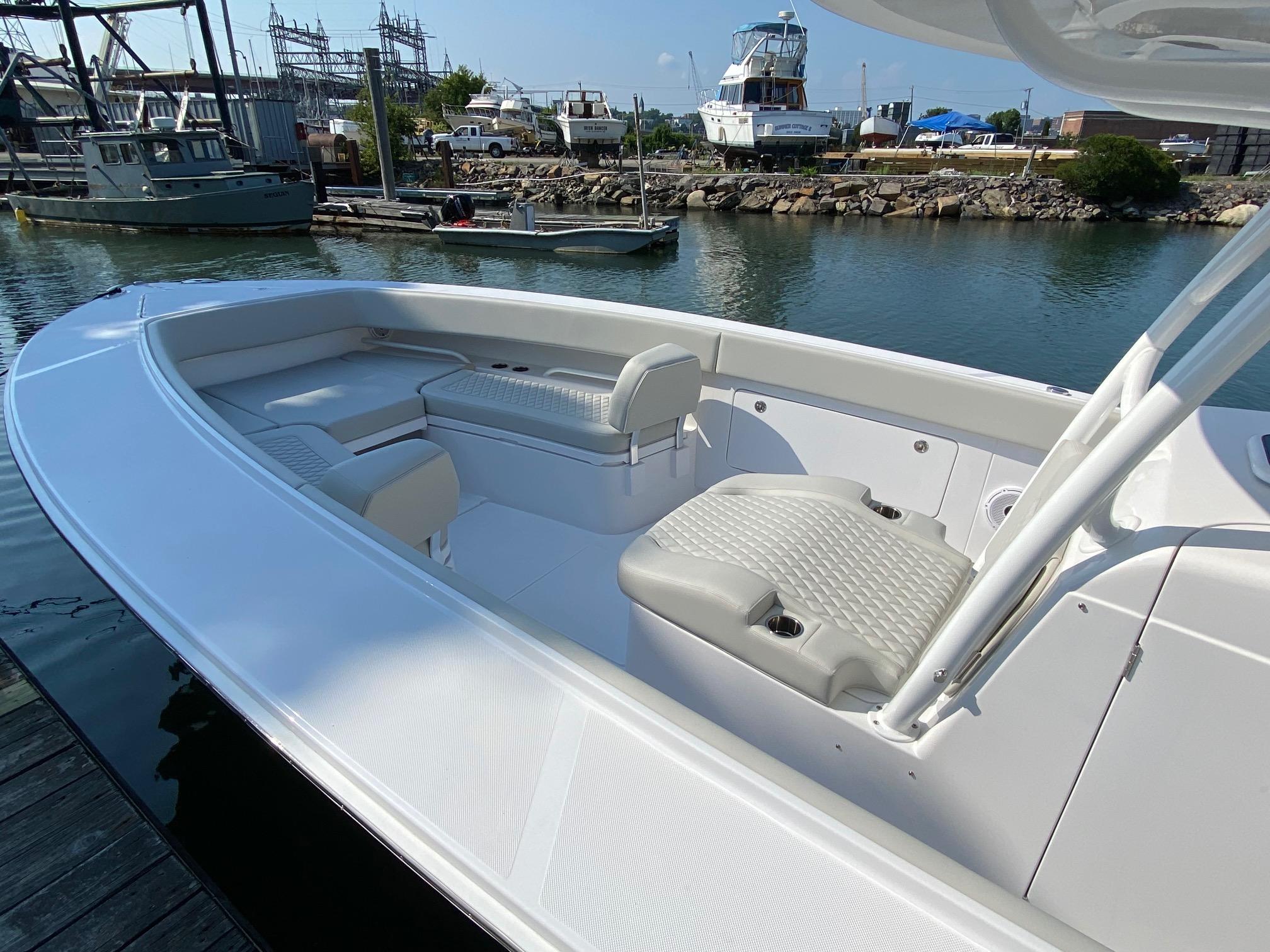 2022 Jupiter Marine 38