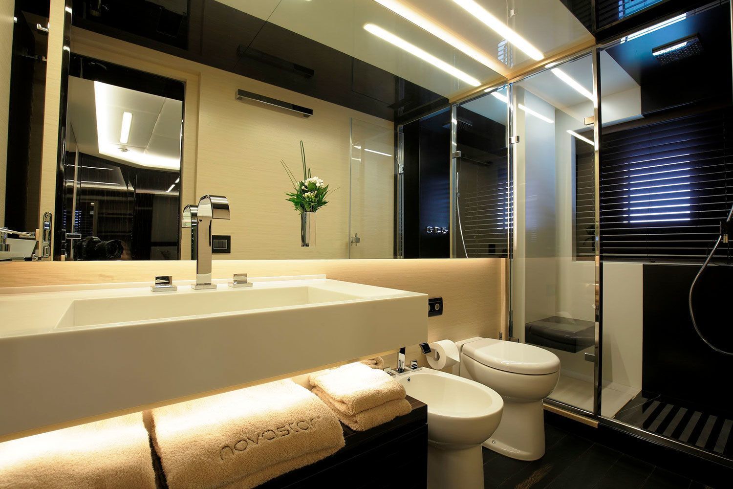 2013 Benetti Yachts Delfino 93