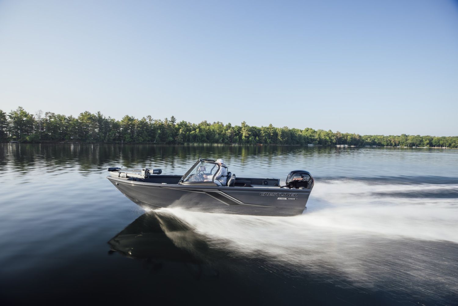 Crestliner 1750 Hawk aluminium fishing and family boat