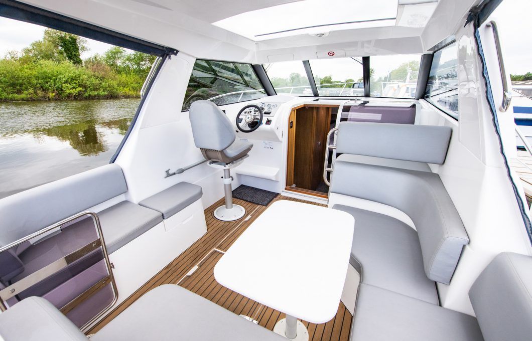 2020 Broom Boats 30 Skipper