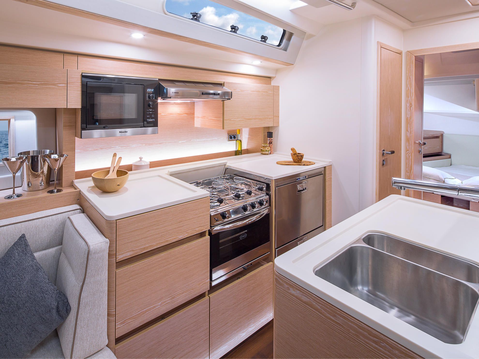 2016 Hanse Yachts 588