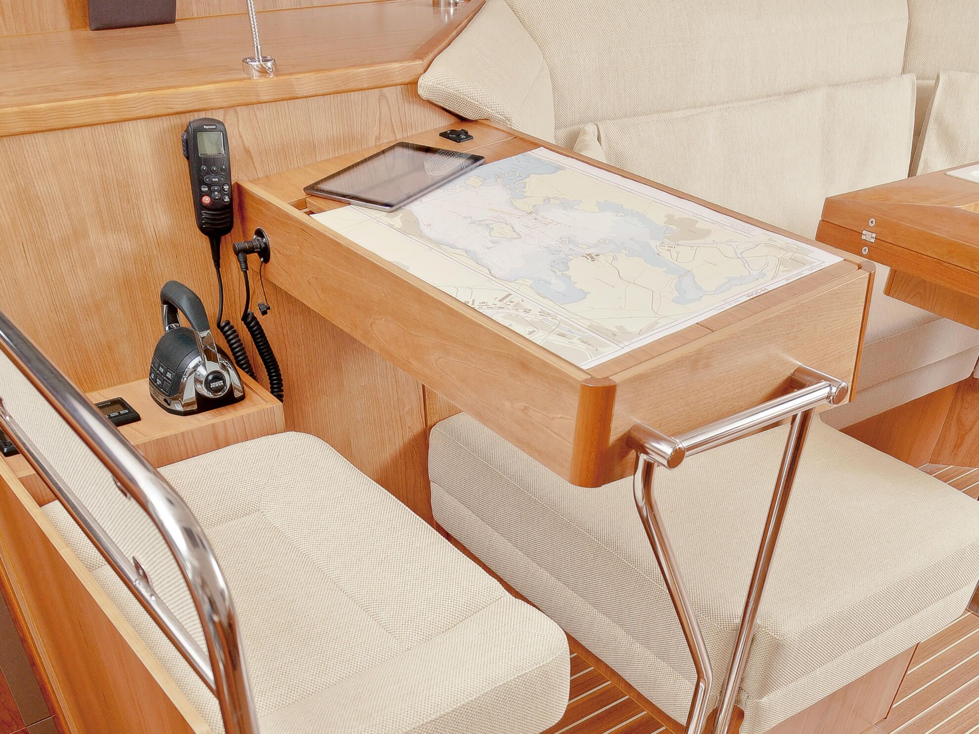 2022 Moody Yachts Decksaloon 54