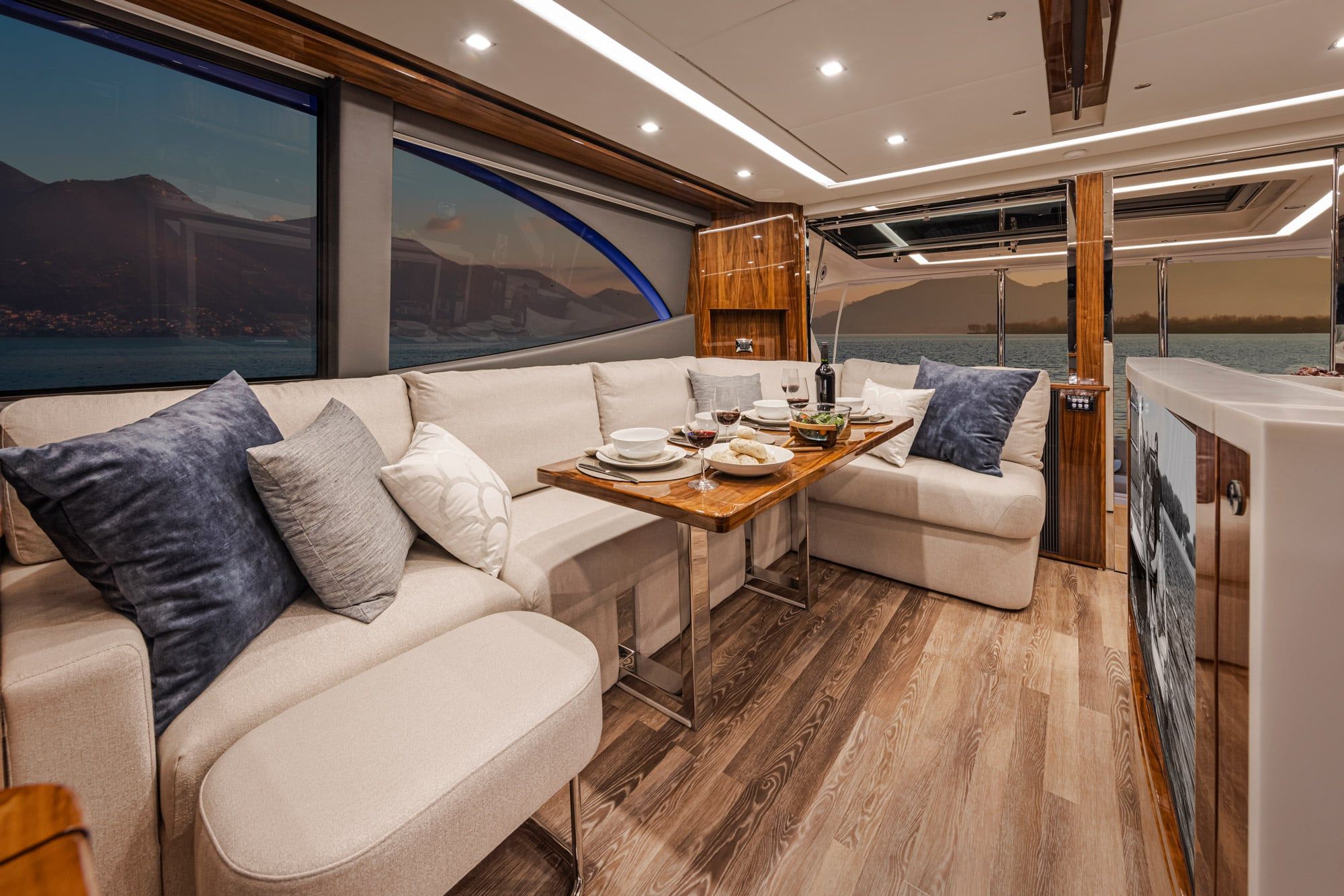 2021 Riviera 645 SUV