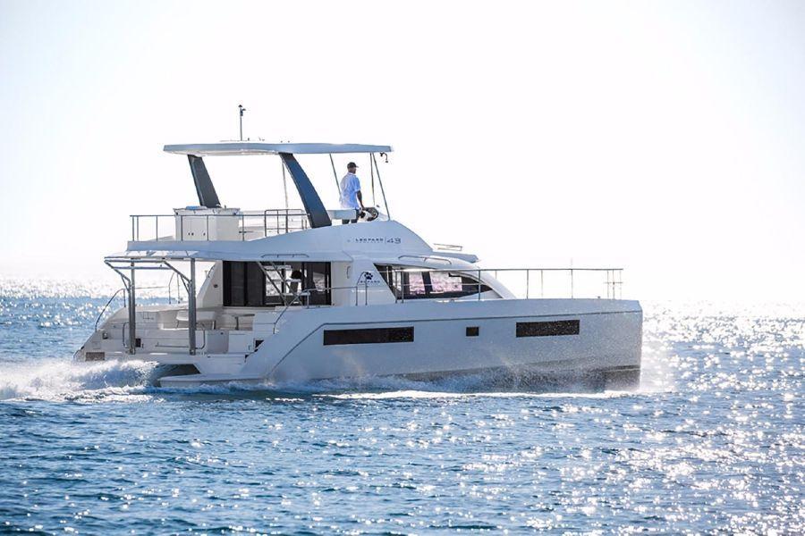 2020 Leopard Catamarans 43 Powercat