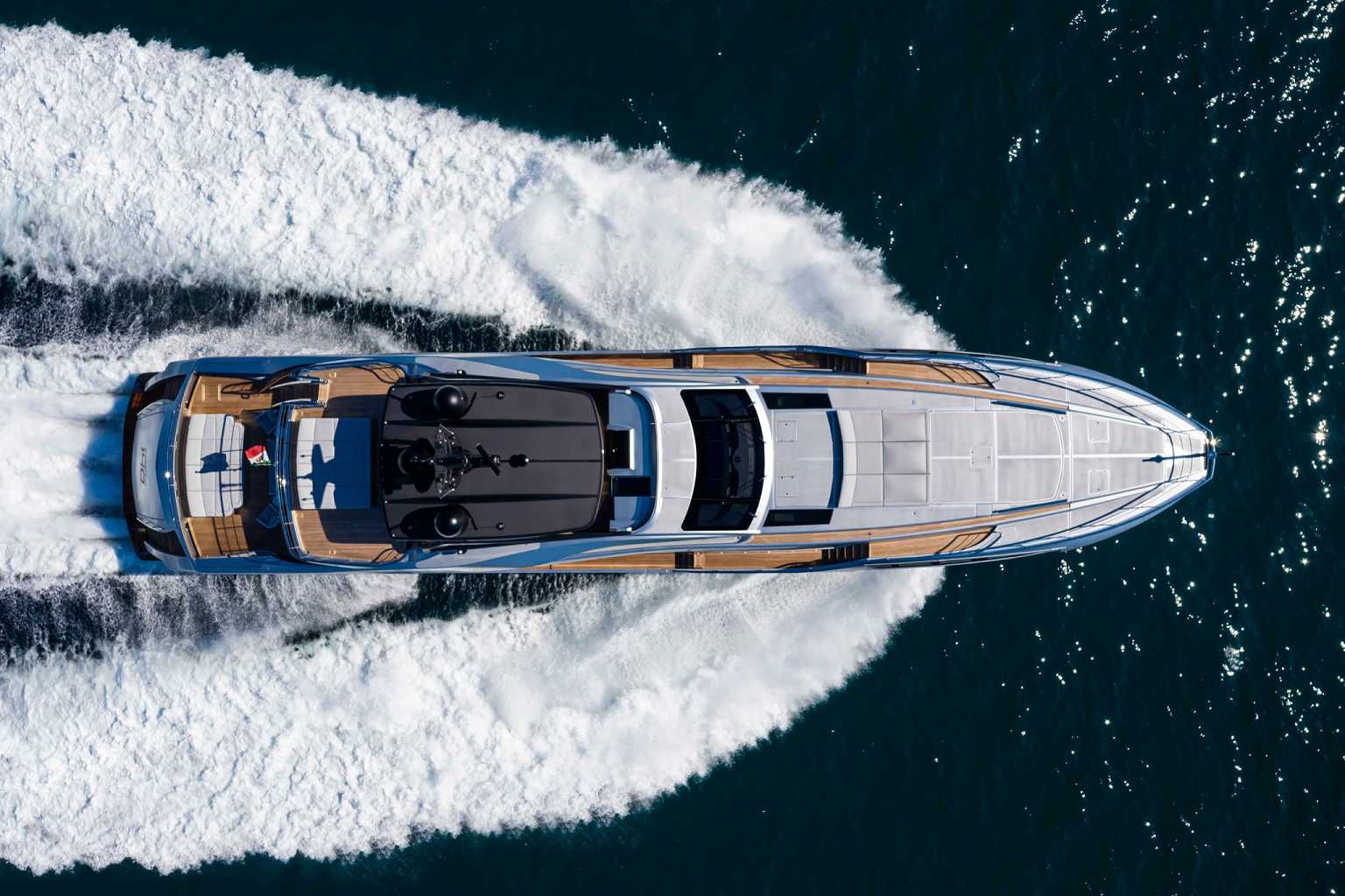 2016 Pershing Yachts 140