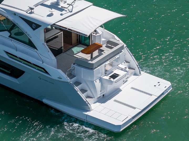 2022 Cruisers Yachts 50 Cantius