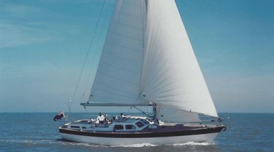 1981 Oyster Yachts HP46 Sloop