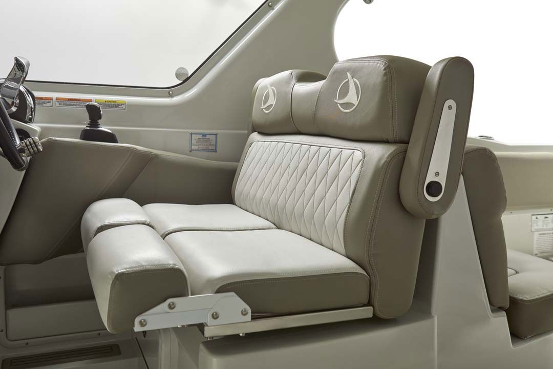 2023 Crownline 260 DC