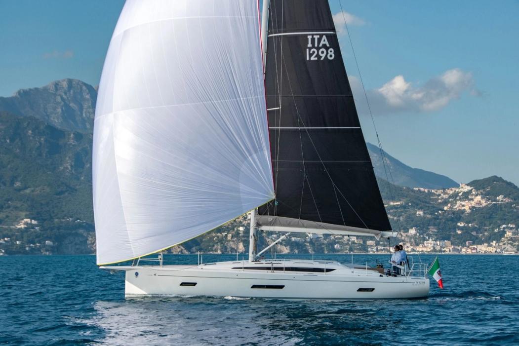2022 Italia Yachts IY 12.98