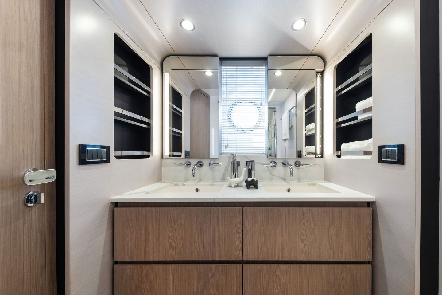 2003 Azimut Yachts 74 Fly