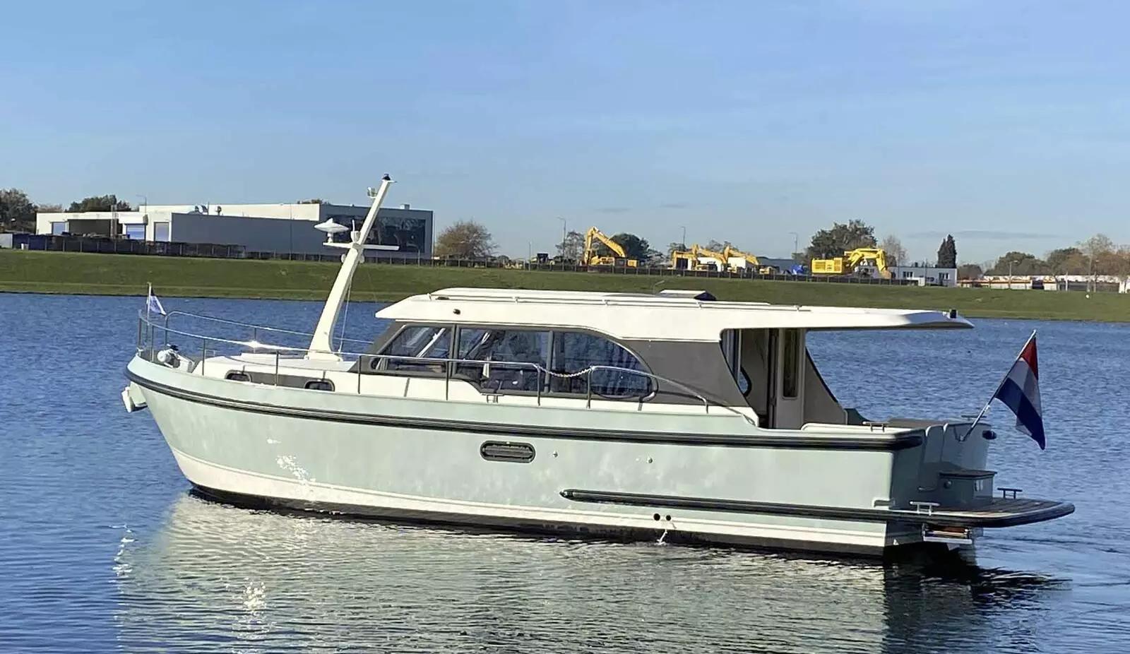 2016 Linssen Yachts 35 SL Sedan