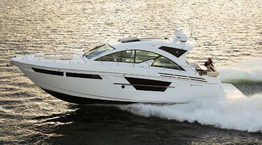 2021 Cruisers Yachts 54 Cantius