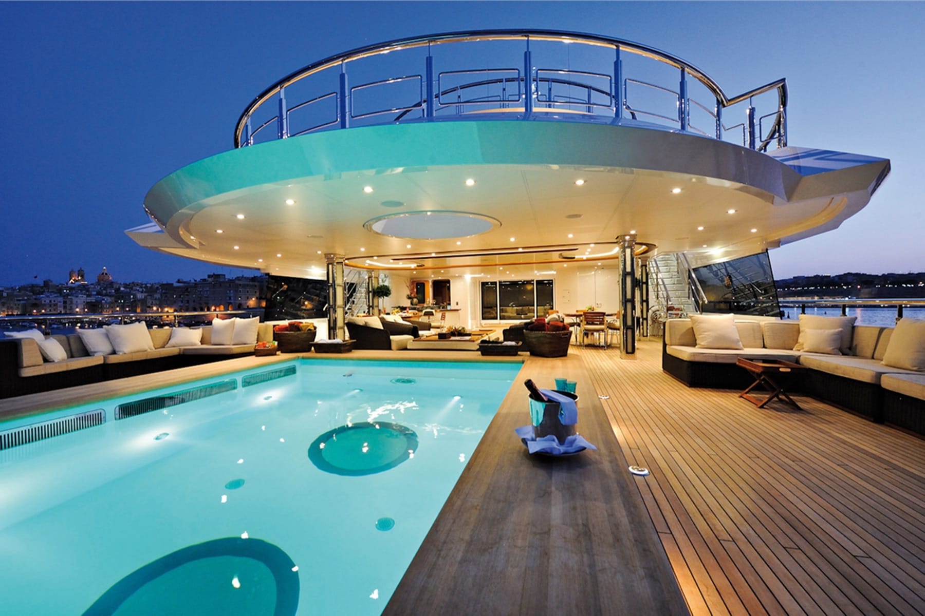 2009 Oceanco Vibrant Curiosity