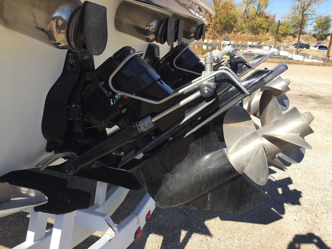 2004 Formula Boats 370