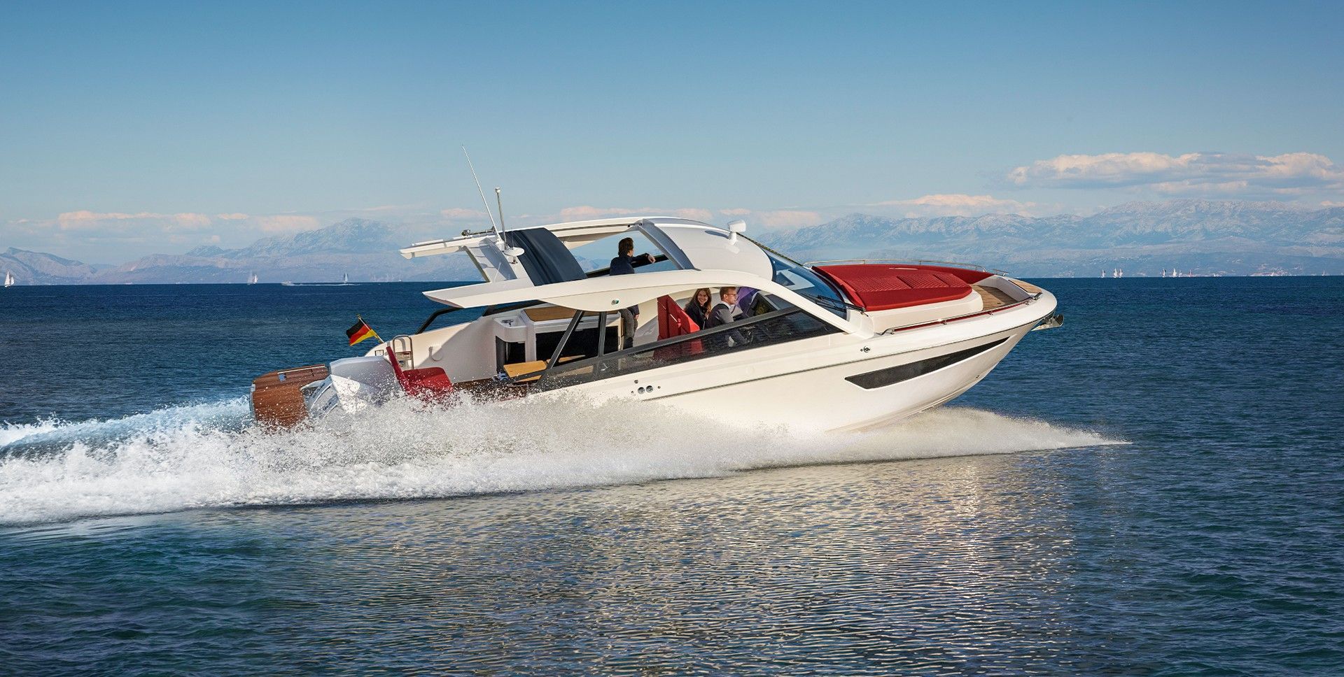 2017 Bavaria Yachts Virtess 420