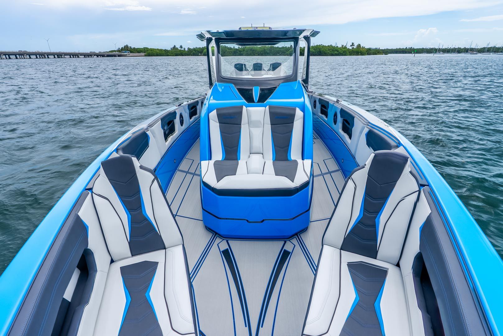 Concept 3600 Open Deck centre console, photo 2