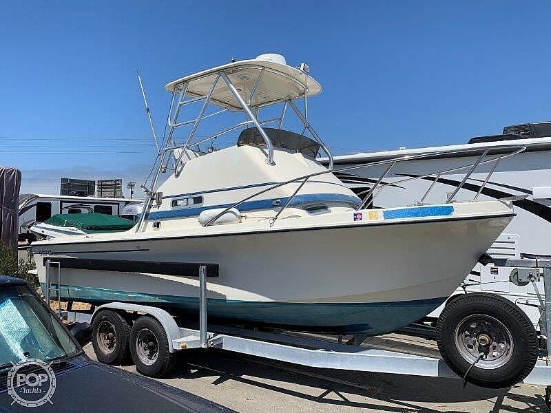 1982  24 Flybridge Sportsfisher