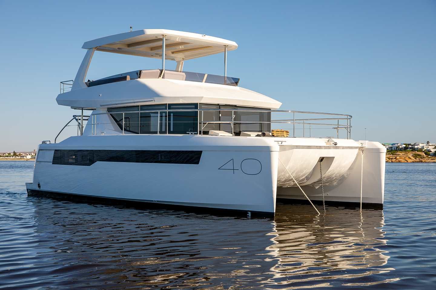 2019 Robertson and Caine Leopard 40