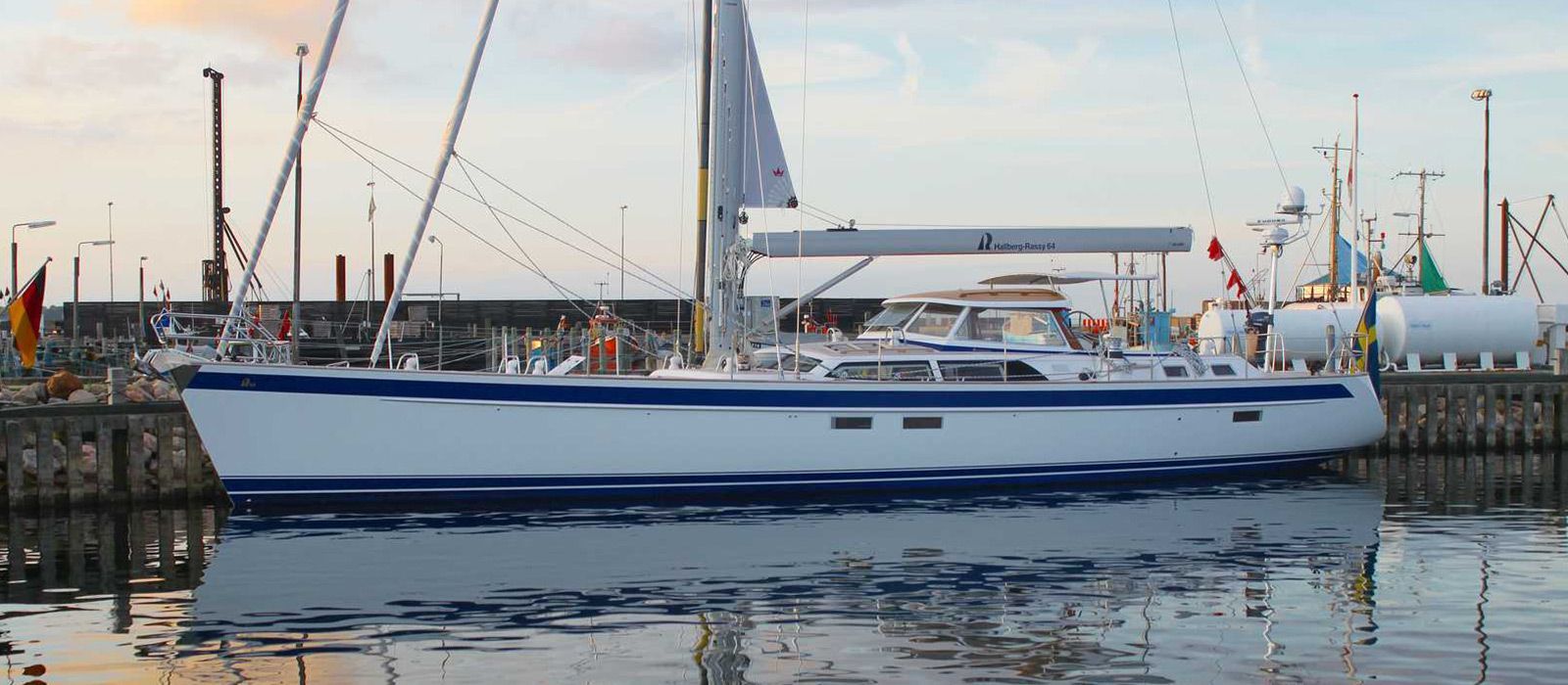 2011 Hallberg - Rassy 64