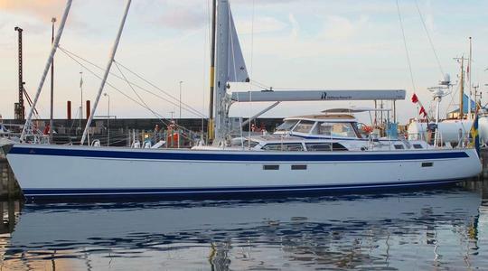 2011 Hallberg - Rassy 64