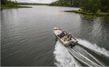 Crestliner 1650 Discovery Tiller running with tiller outboard