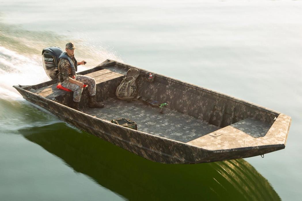 2021 Lowe Boats Roughneck 2070