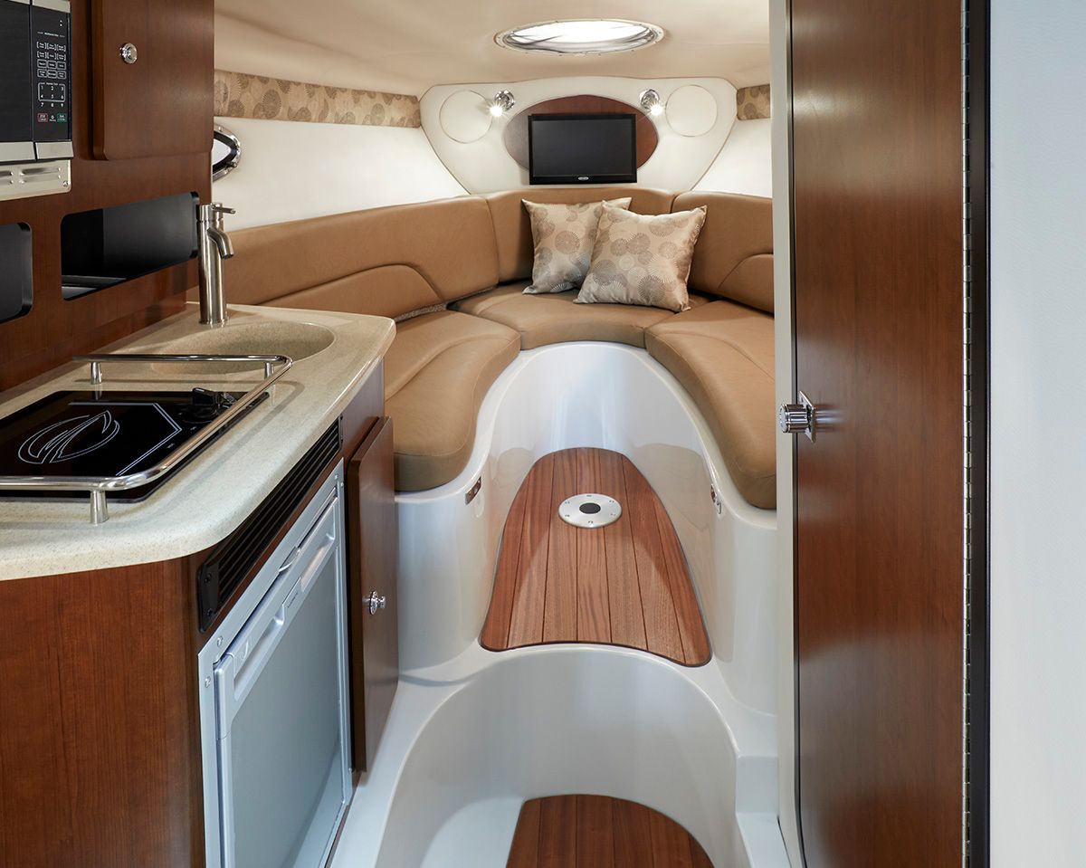 2004 Crownline 270 CR