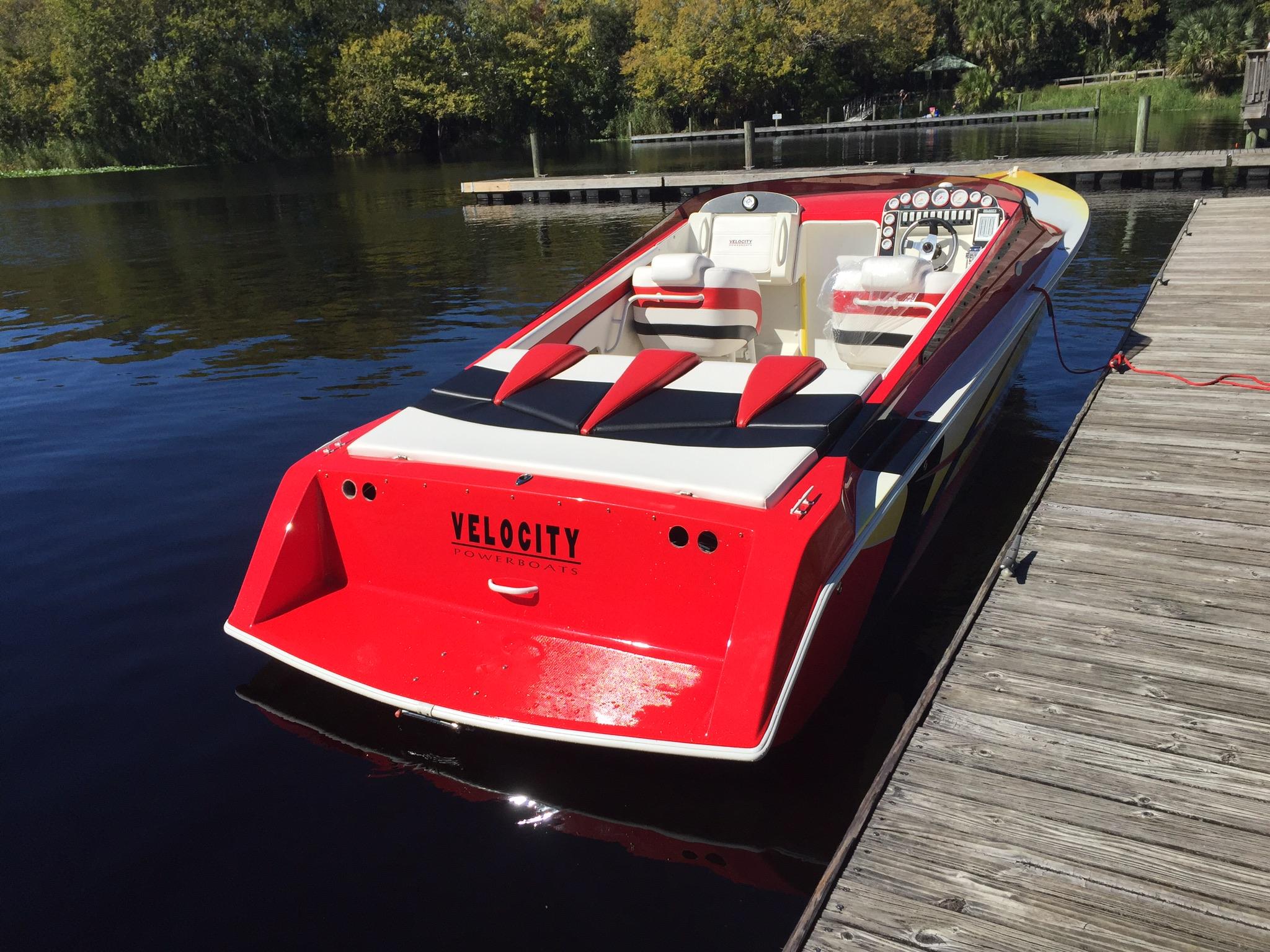 2002 Velocity Powerboats 320