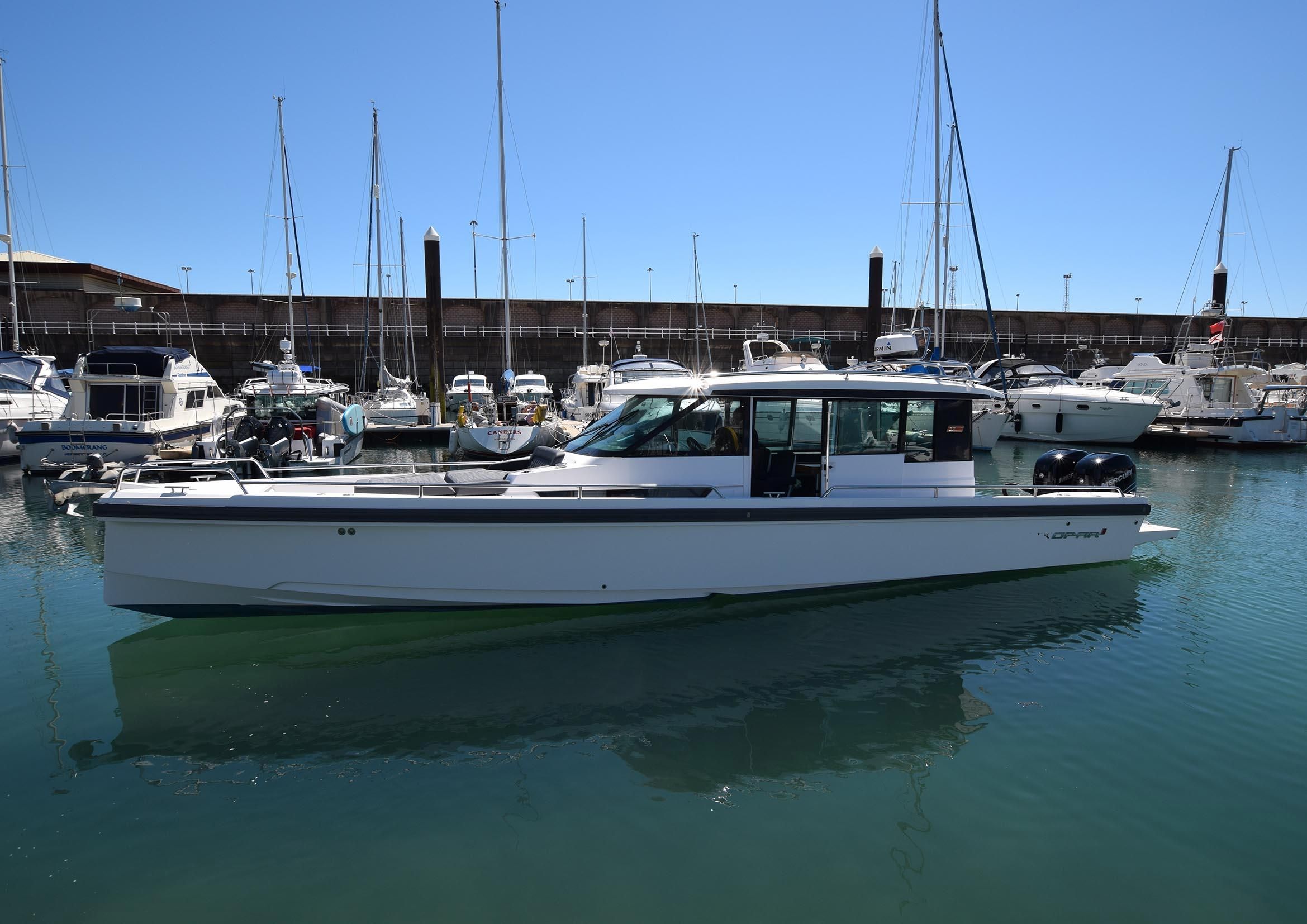 2018 Axopar 37 Sports Cabin