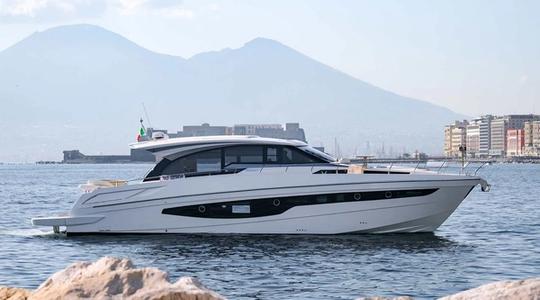 2023 Cayman Yachts S600