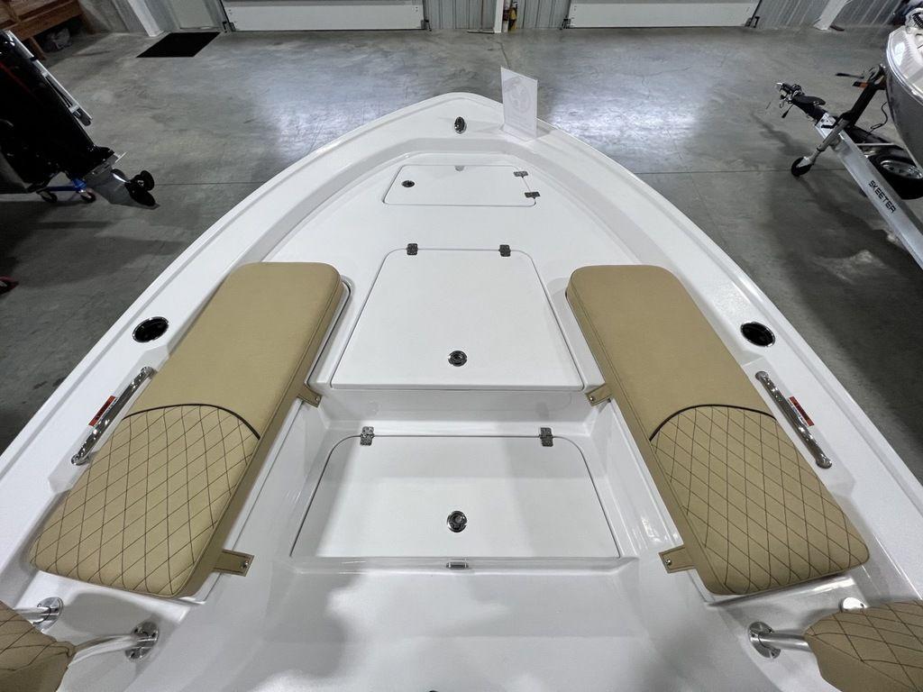 2022 Sportsman Masters 247 Bay Boat