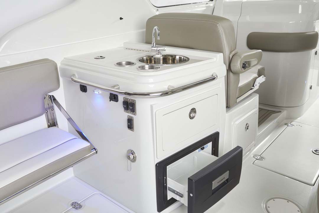 2023 Crownline 260 DC