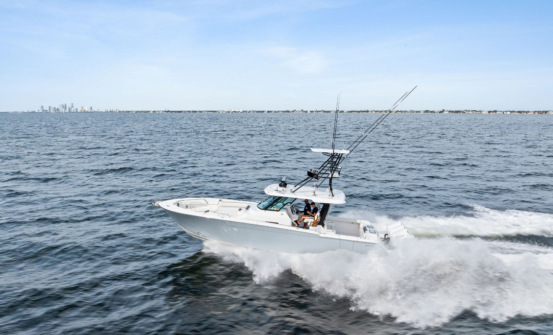 Bertram 39CC centre console with tower running at speed offshore