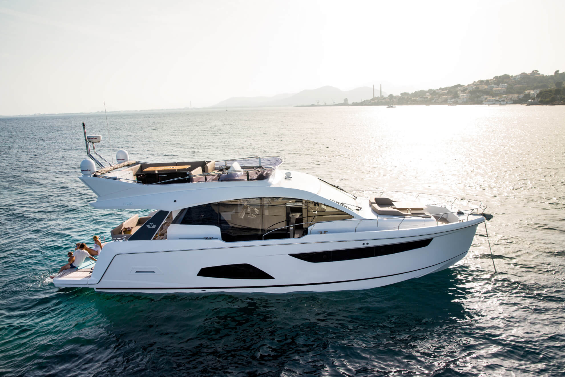 2016 Sealine F530