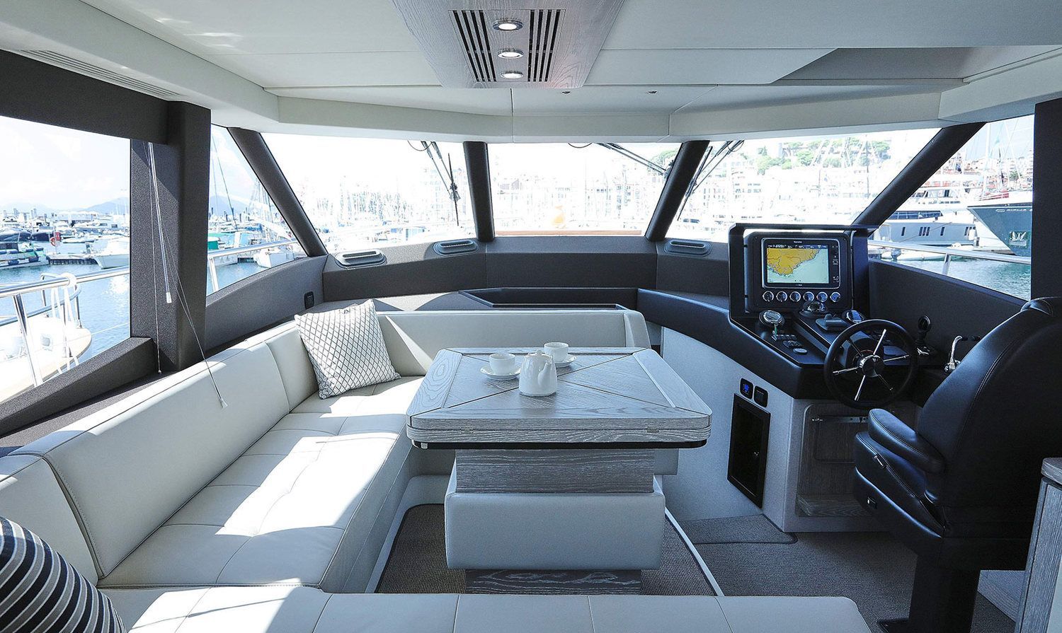 2013 Azimut Yachts Magellano 53