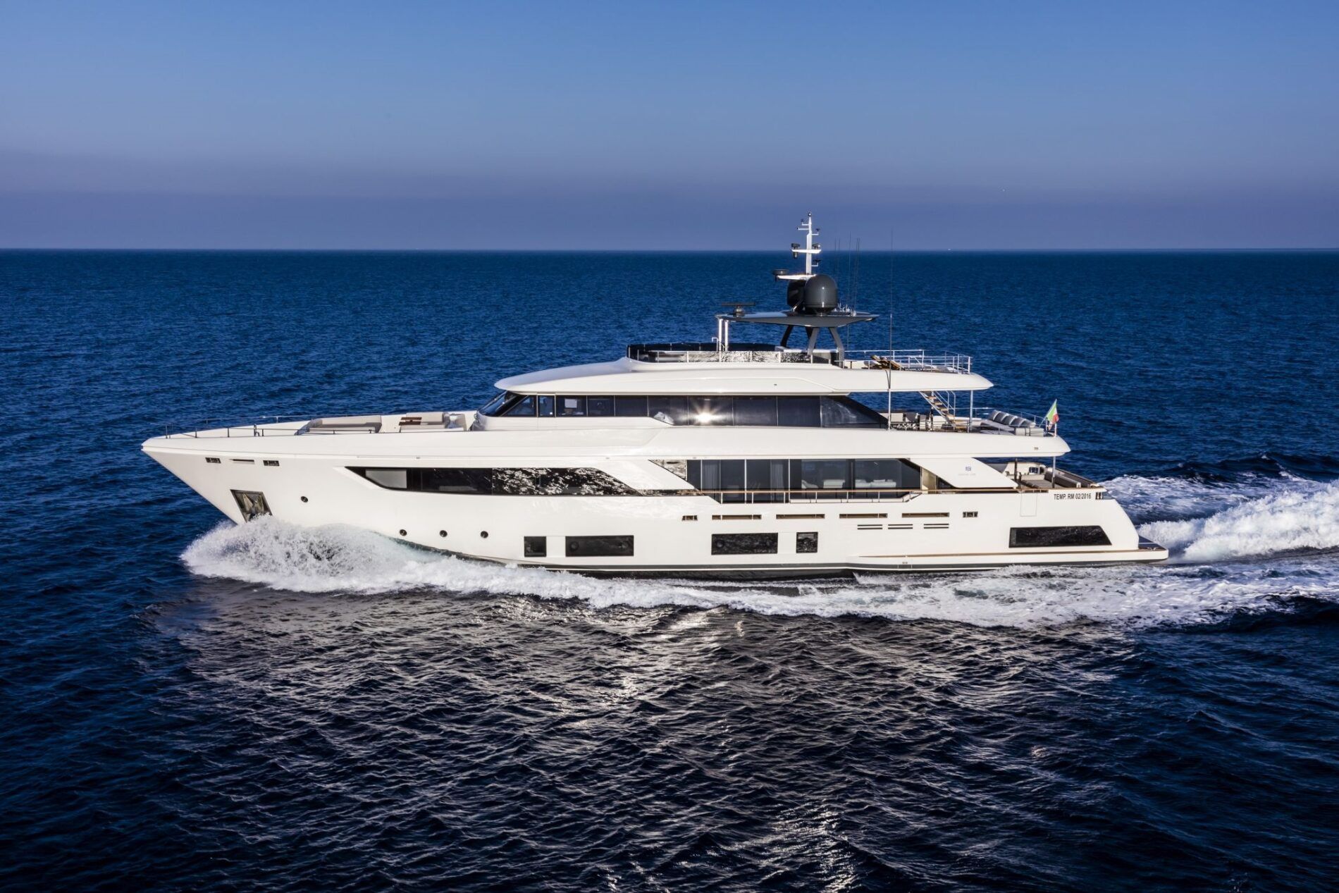 2023 Custom Line Navetta 37