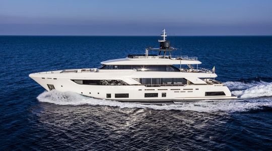 2023 Custom Line Navetta 37