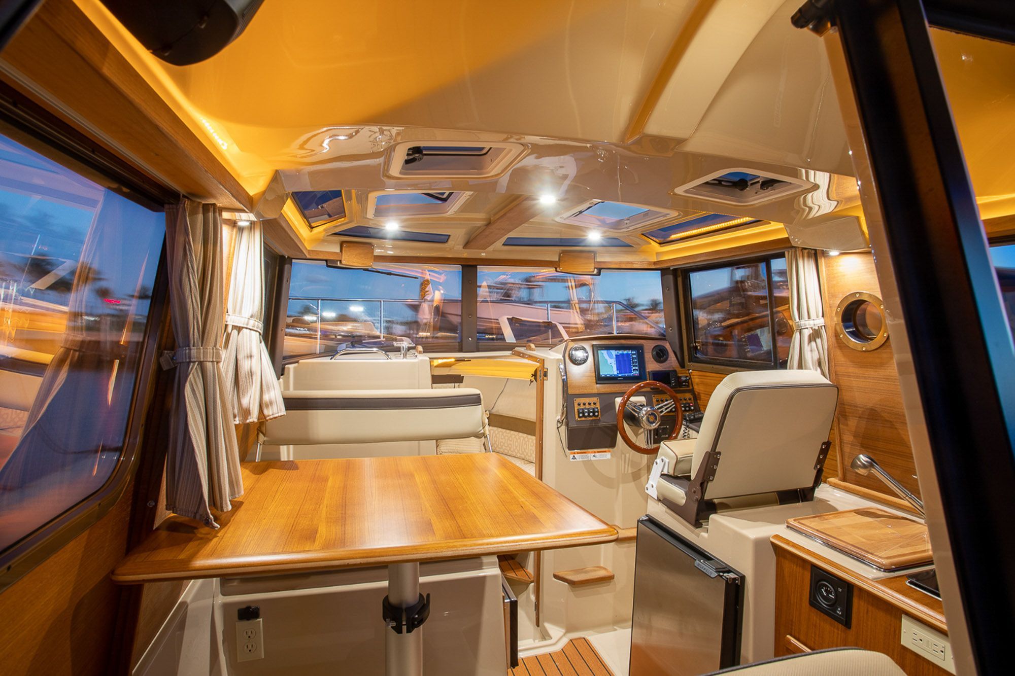 2022 Ranger Tugs R-23