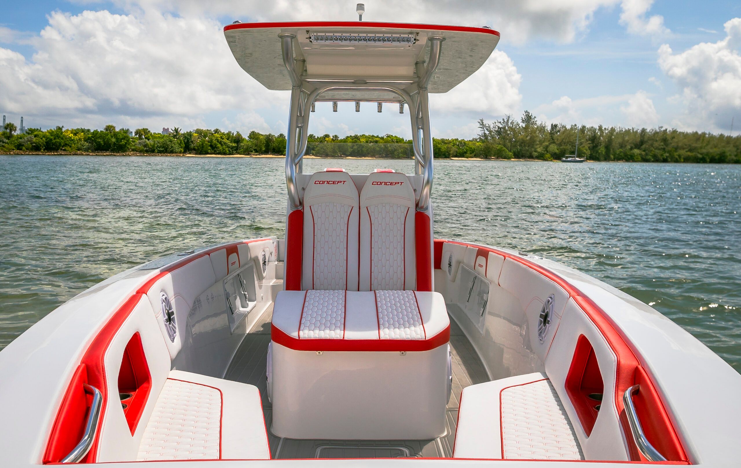 Concept 30 Open Deck centre console, photo 6