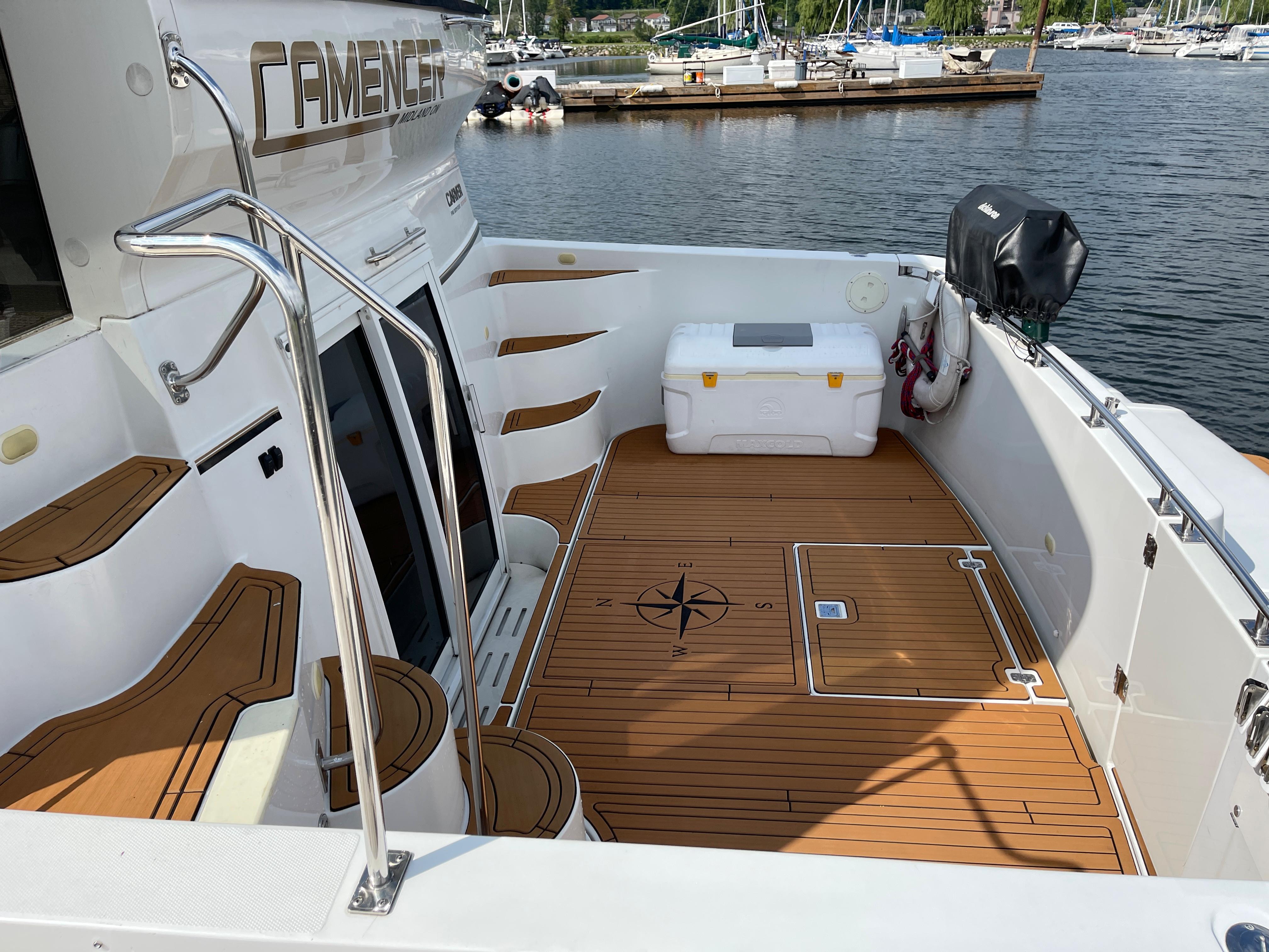 2002 Carver Yachts 564 Cockpit Motor Yacht