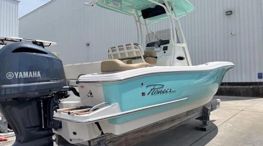 2019 Pioneer Boats 222 Islander