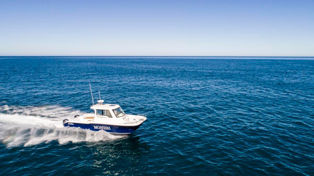 2018 Two Oceans Magnum 2750 Power Catamaran Walkaround