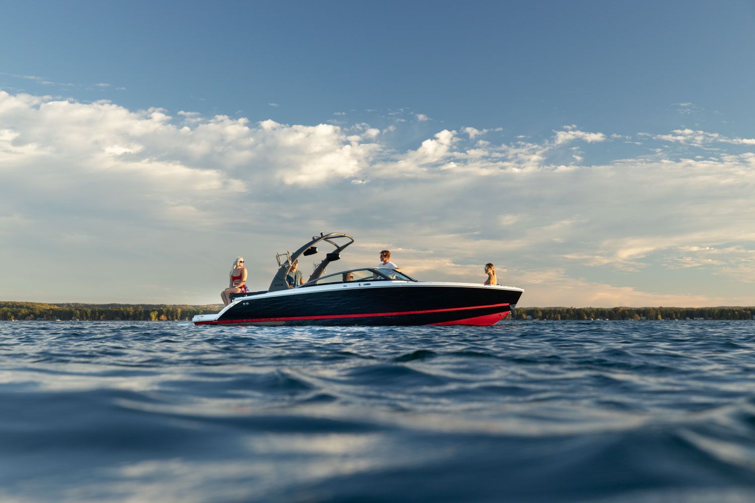 2023 Four Winns H4 Surf