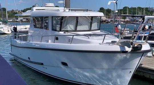 2018 Sargo Boats 33S